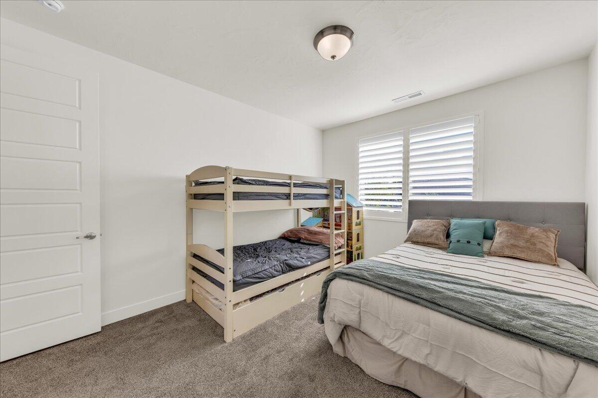 LAVA KNOLLS - Residential