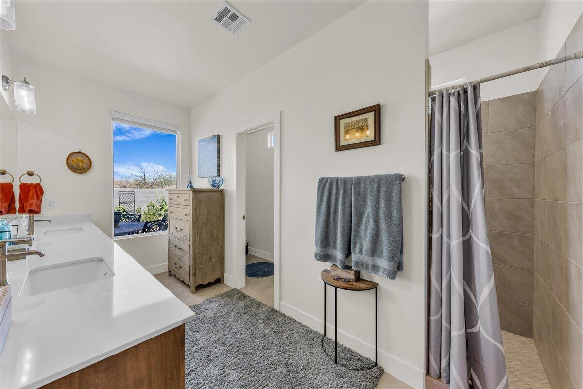 LAVA KNOLLS - Residential