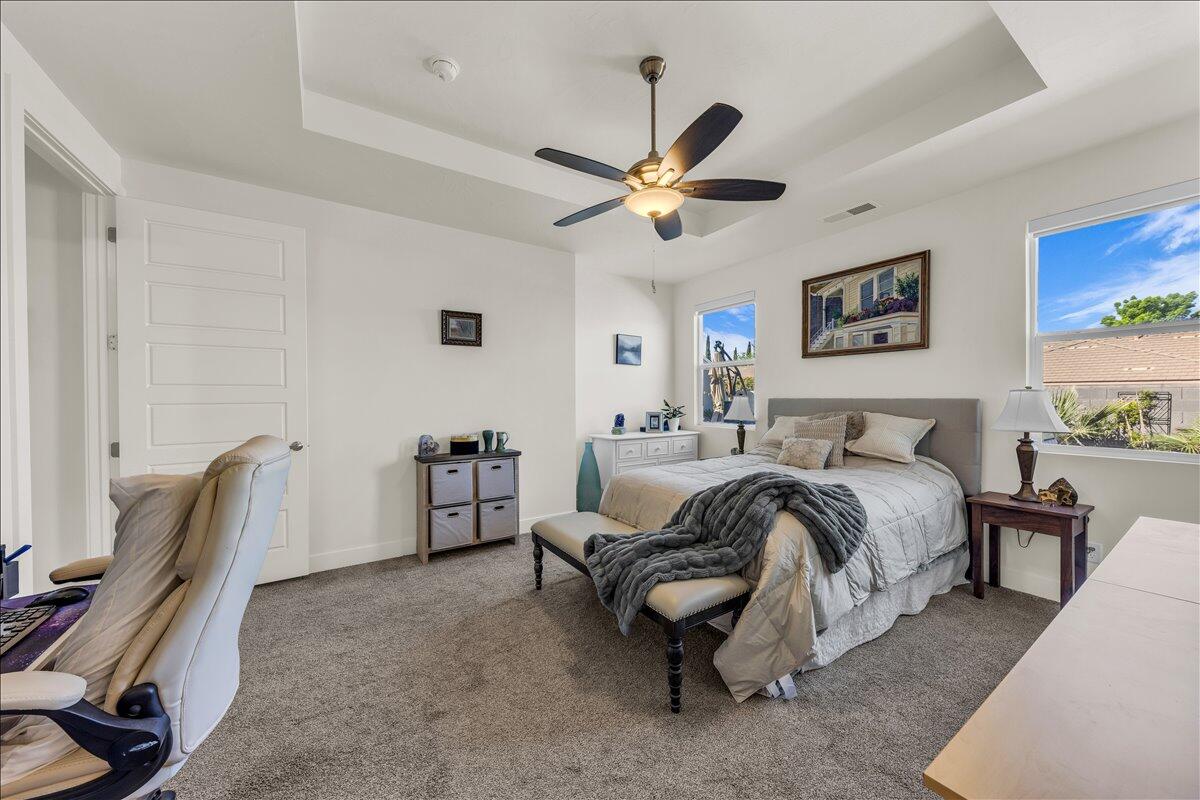 LAVA KNOLLS - Residential