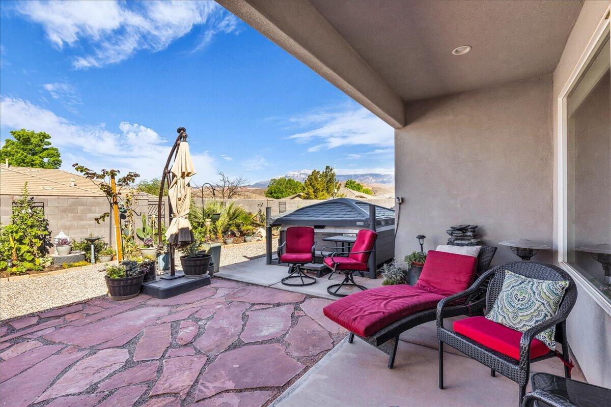 LAVA KNOLLS - Residential