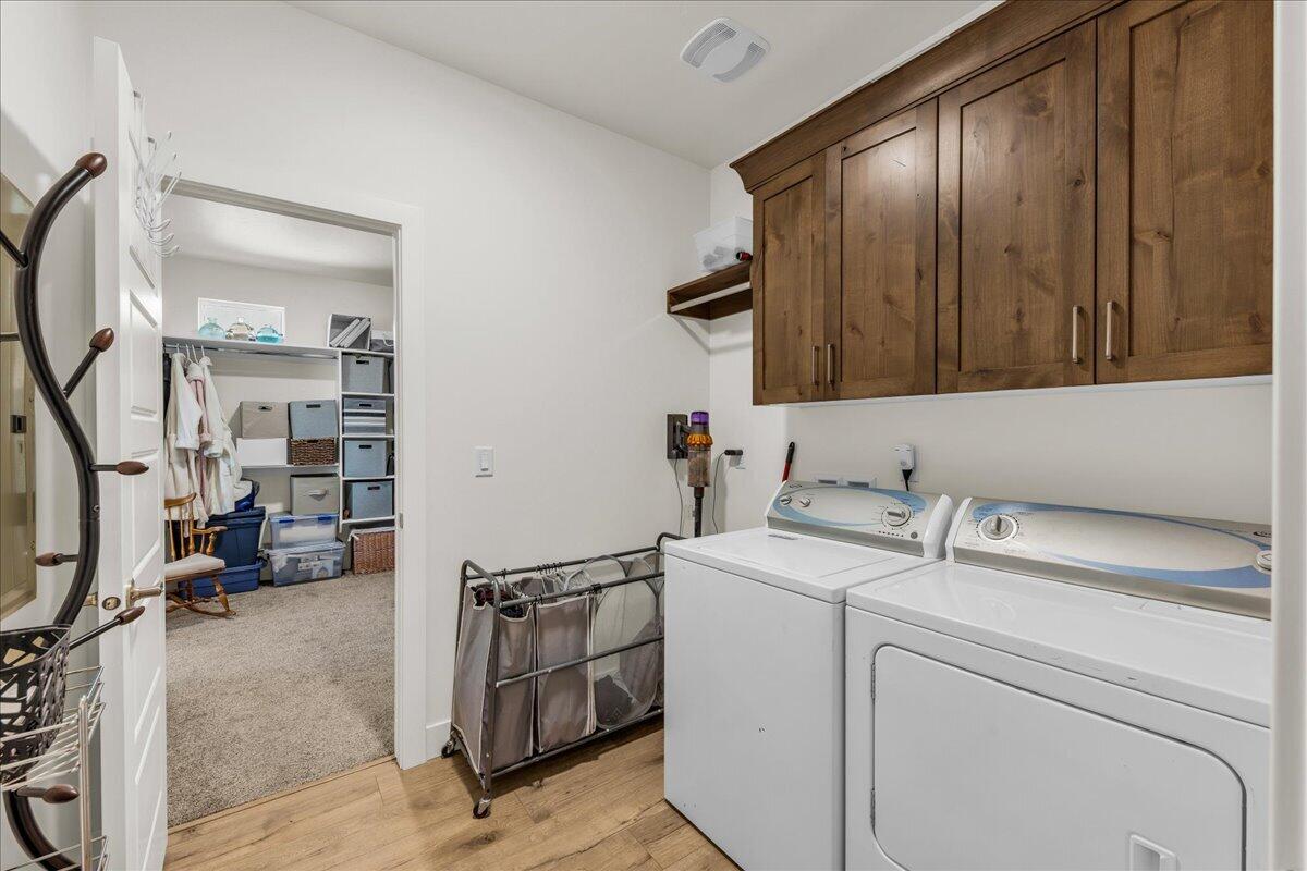 LAVA KNOLLS - Residential