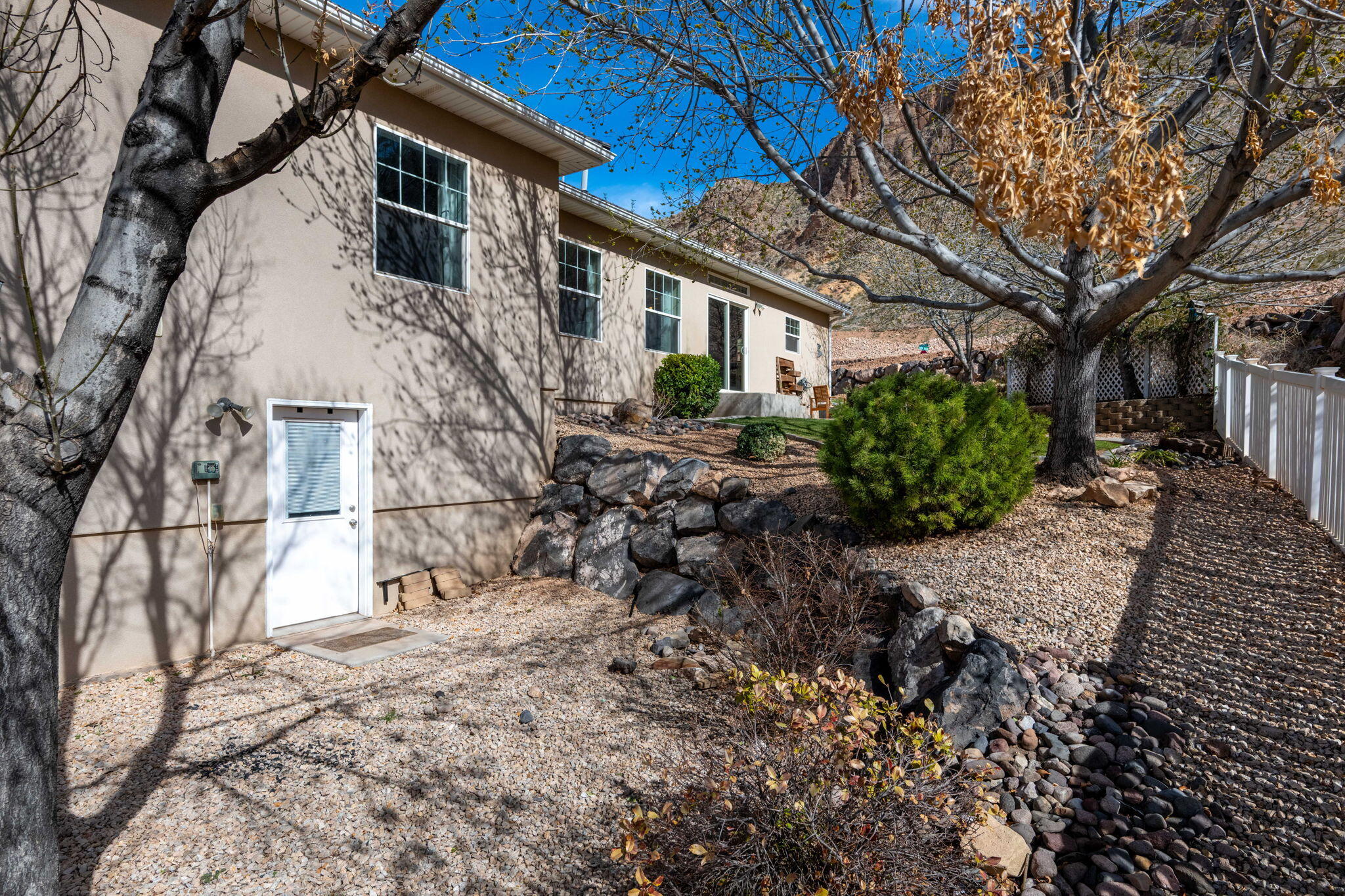 CLIFF SHADOW - Residential