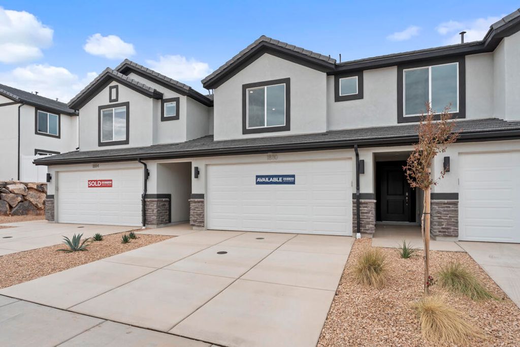 Photo of 2185 S WOLVERINE WAY 2454 #2454, Washington, UT 84780 (MLS # 26-269877)