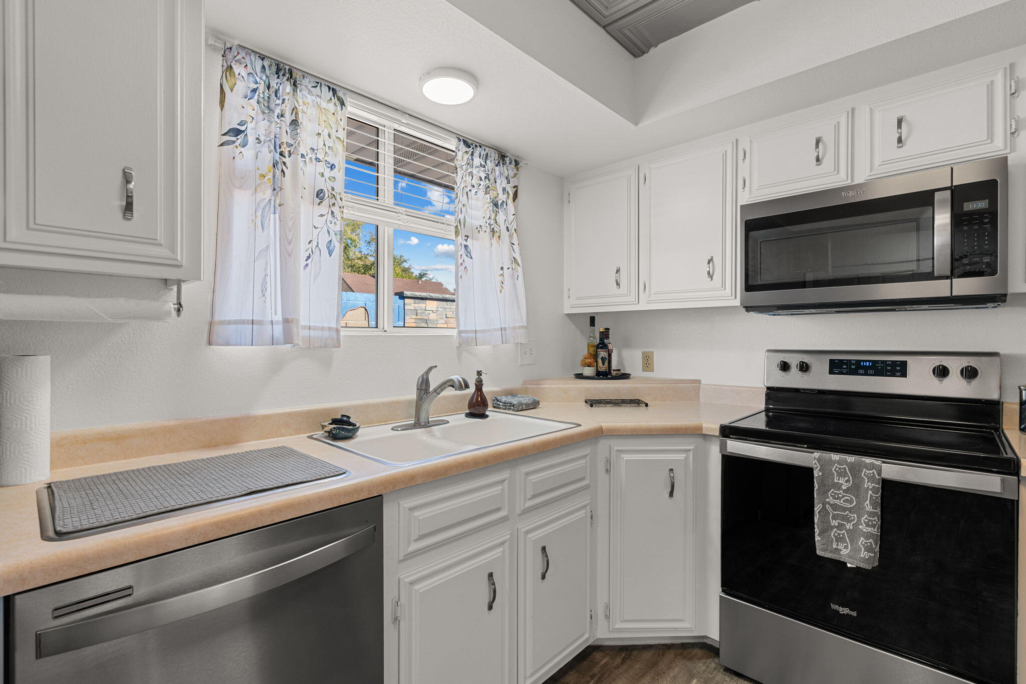 ROYAL VILLAGE TOWNHOMES - Residential