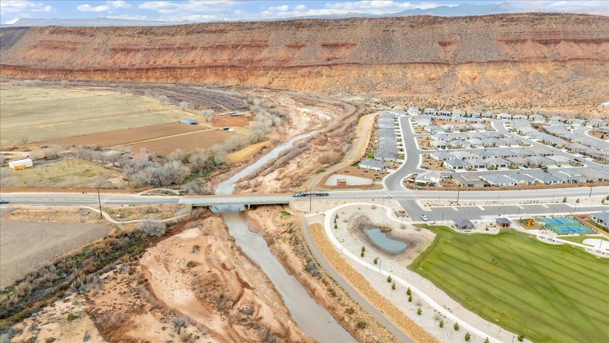 RED TRAILS SUNRISE VALLEY - Residential