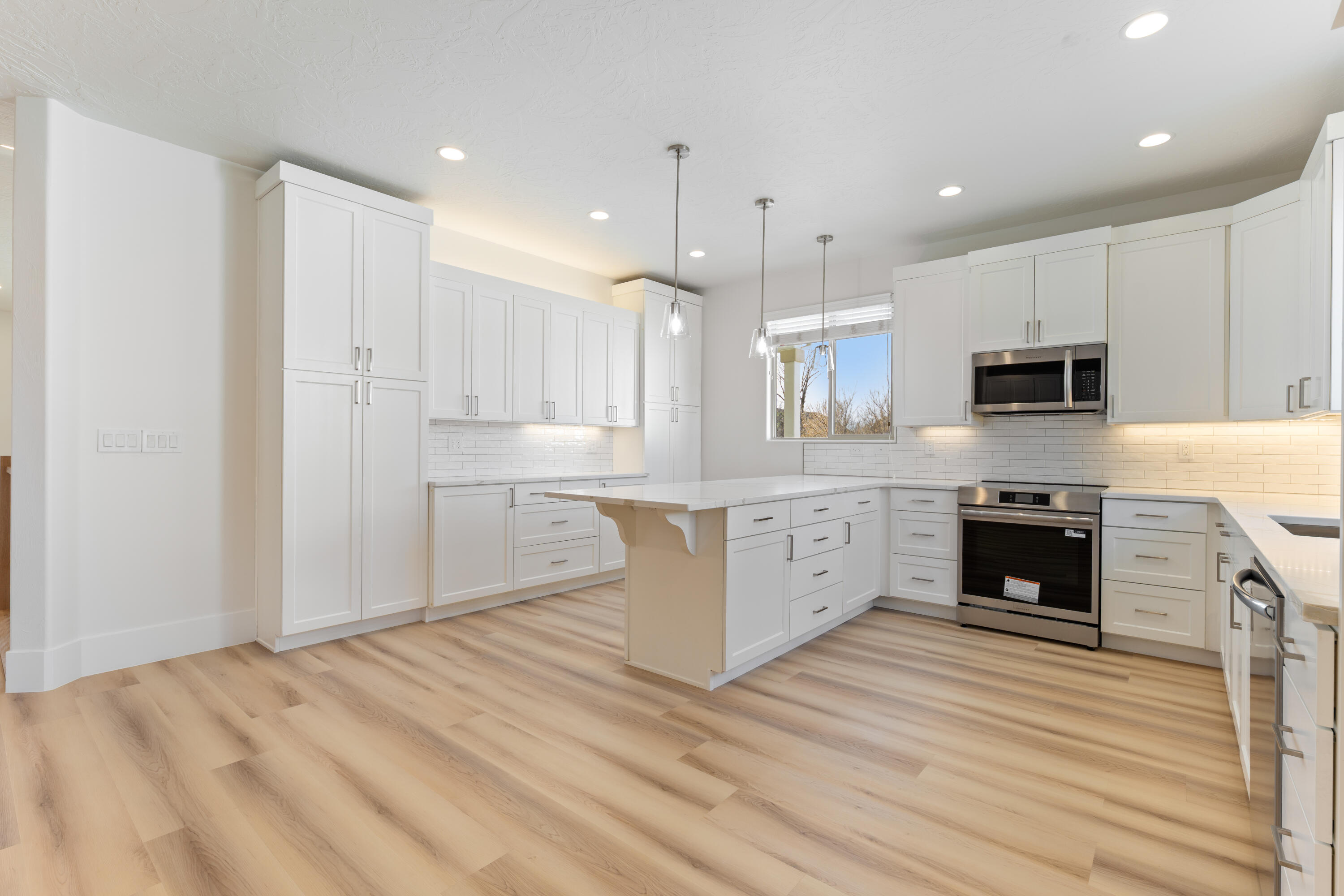 DIAMOND VALLEY ACRES - Residential