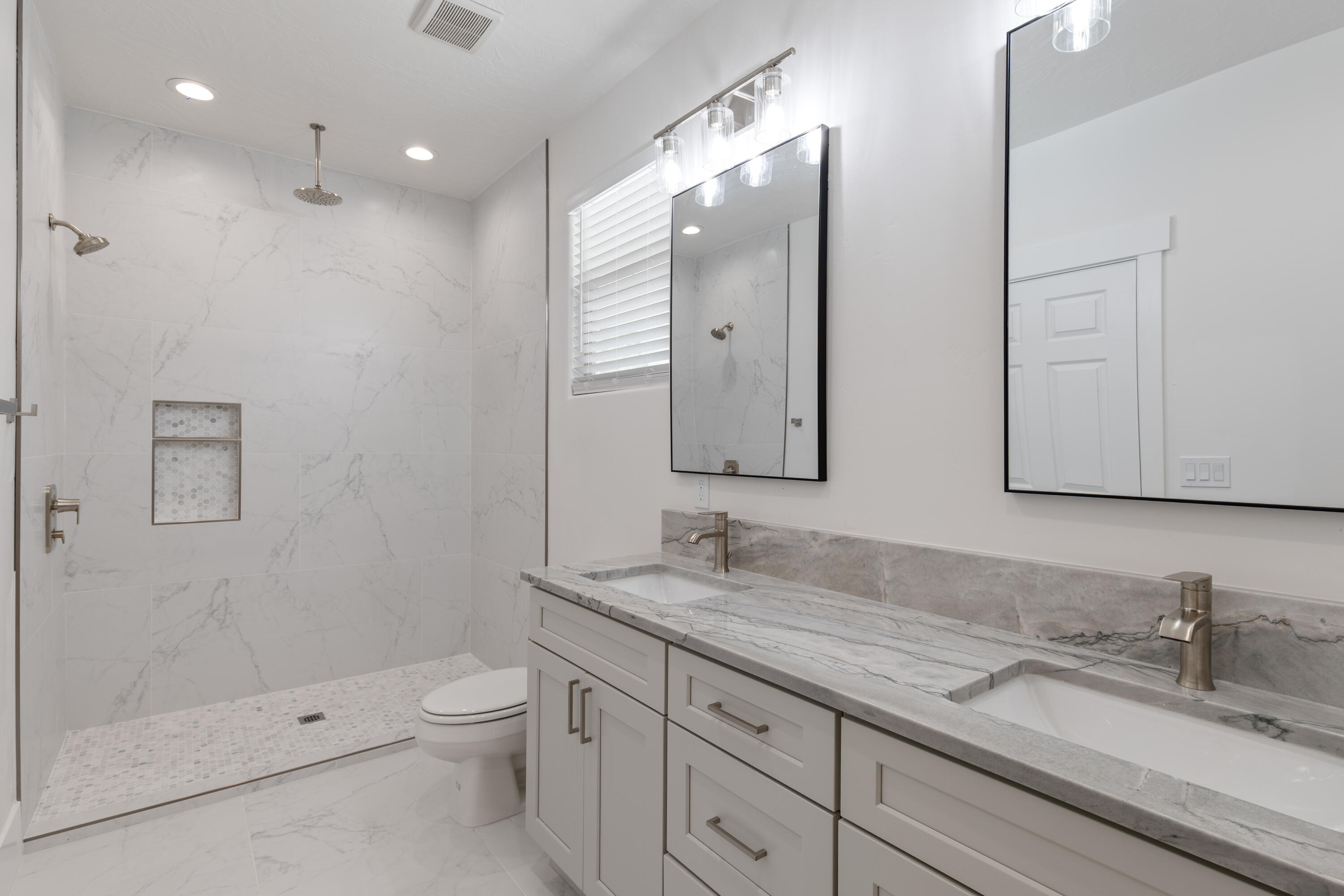 DIAMOND VALLEY ACRES - Residential