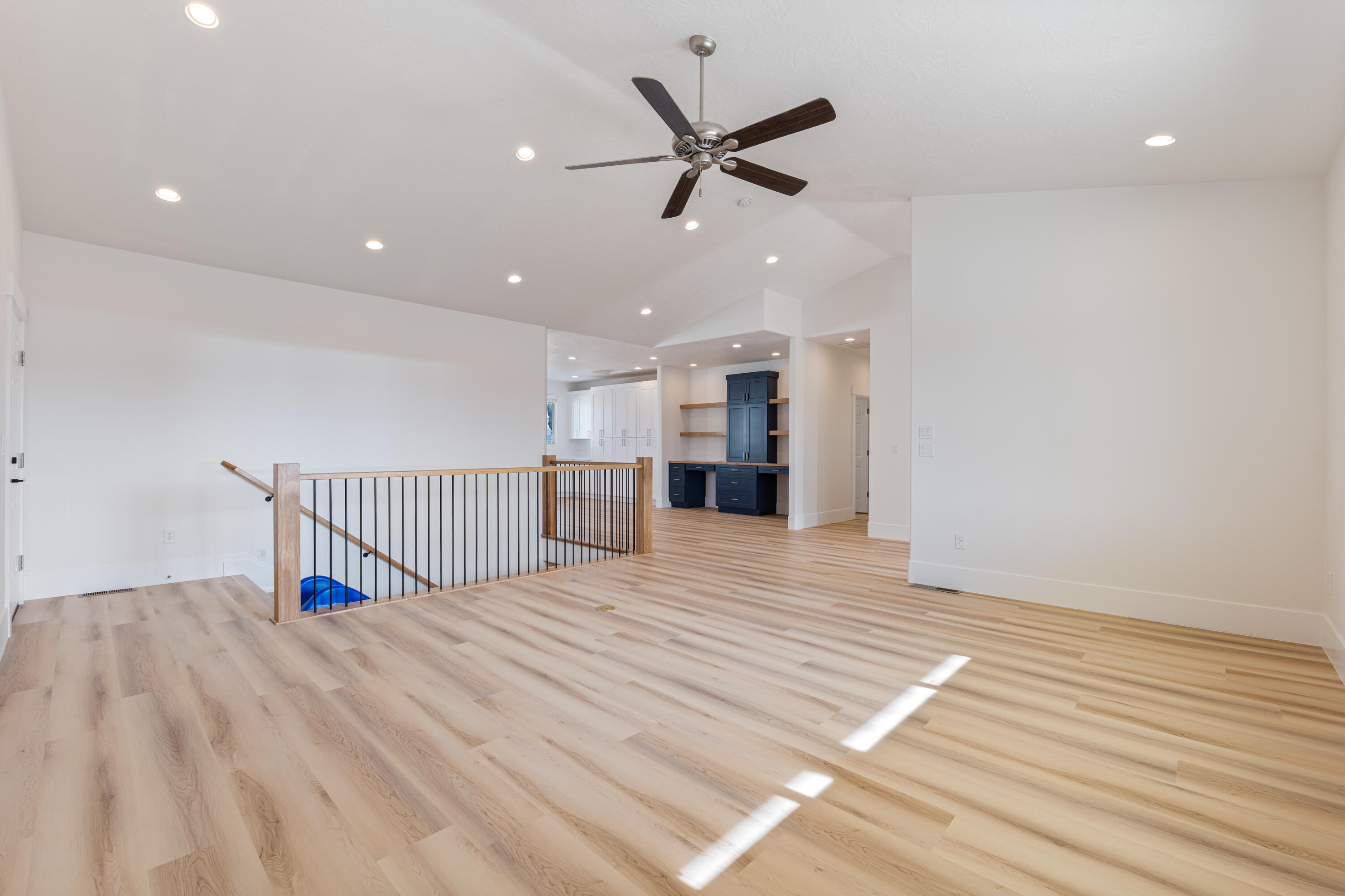 DIAMOND VALLEY ACRES - Residential