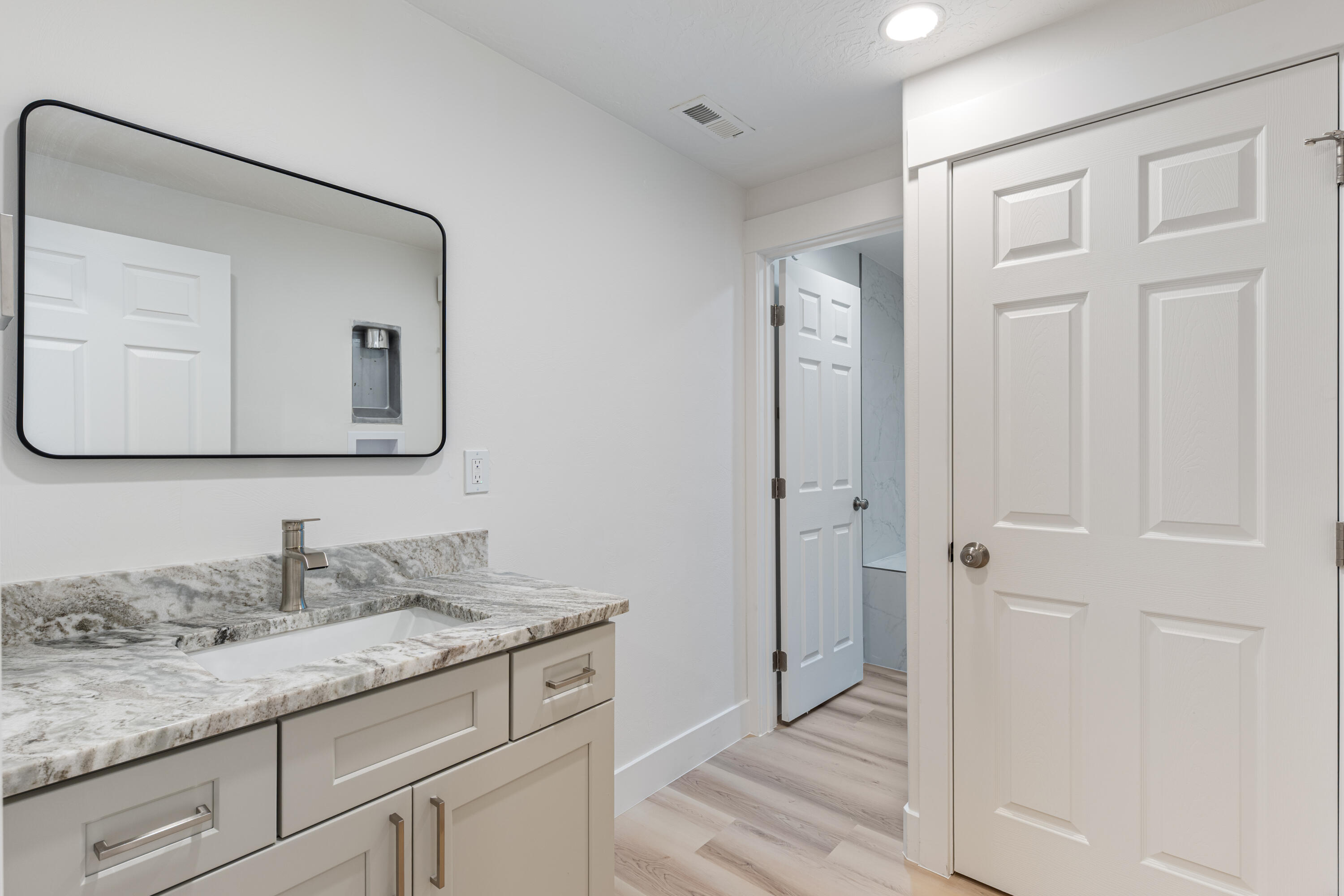 DIAMOND VALLEY ACRES - Residential