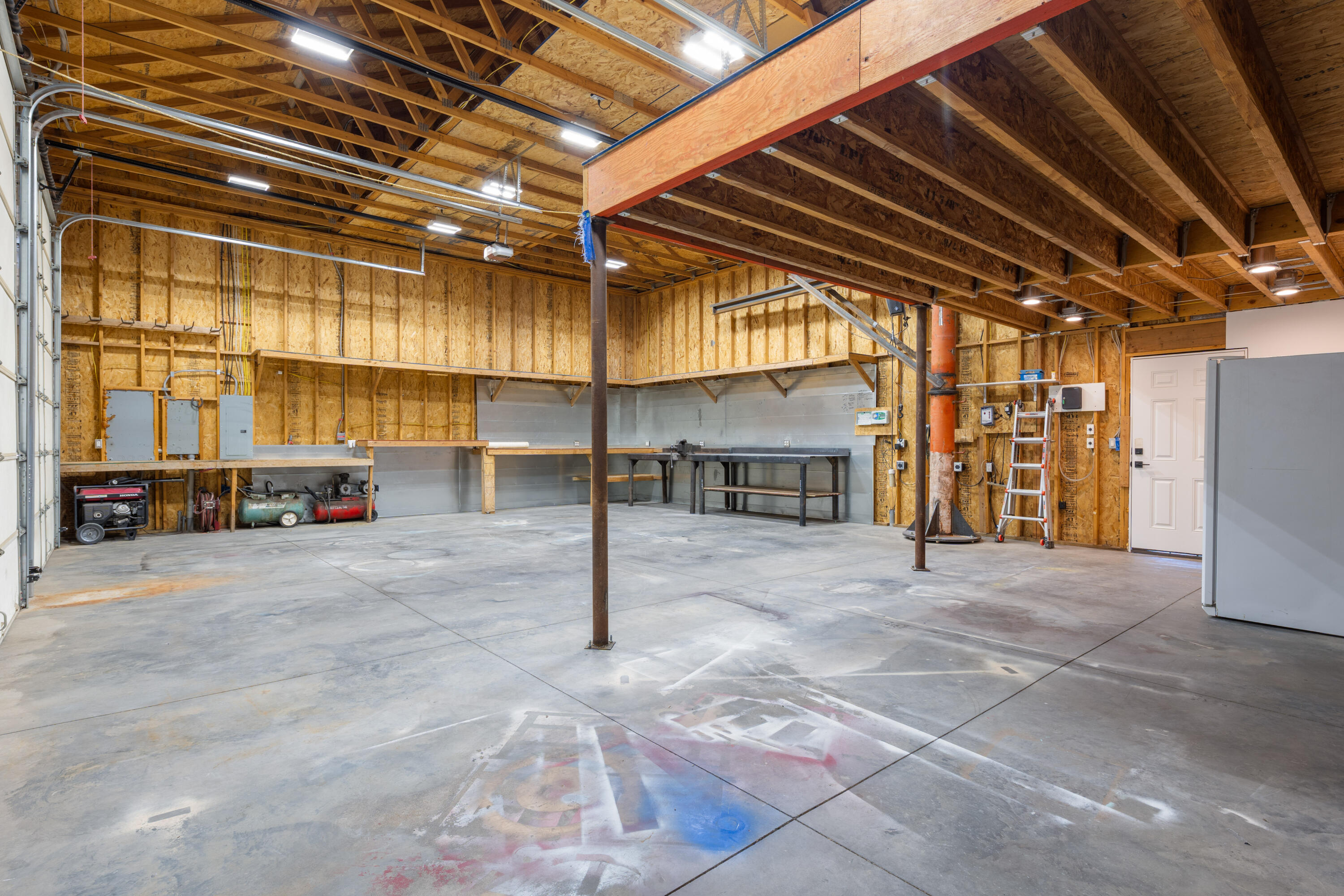 DIAMOND VALLEY ACRES - Residential