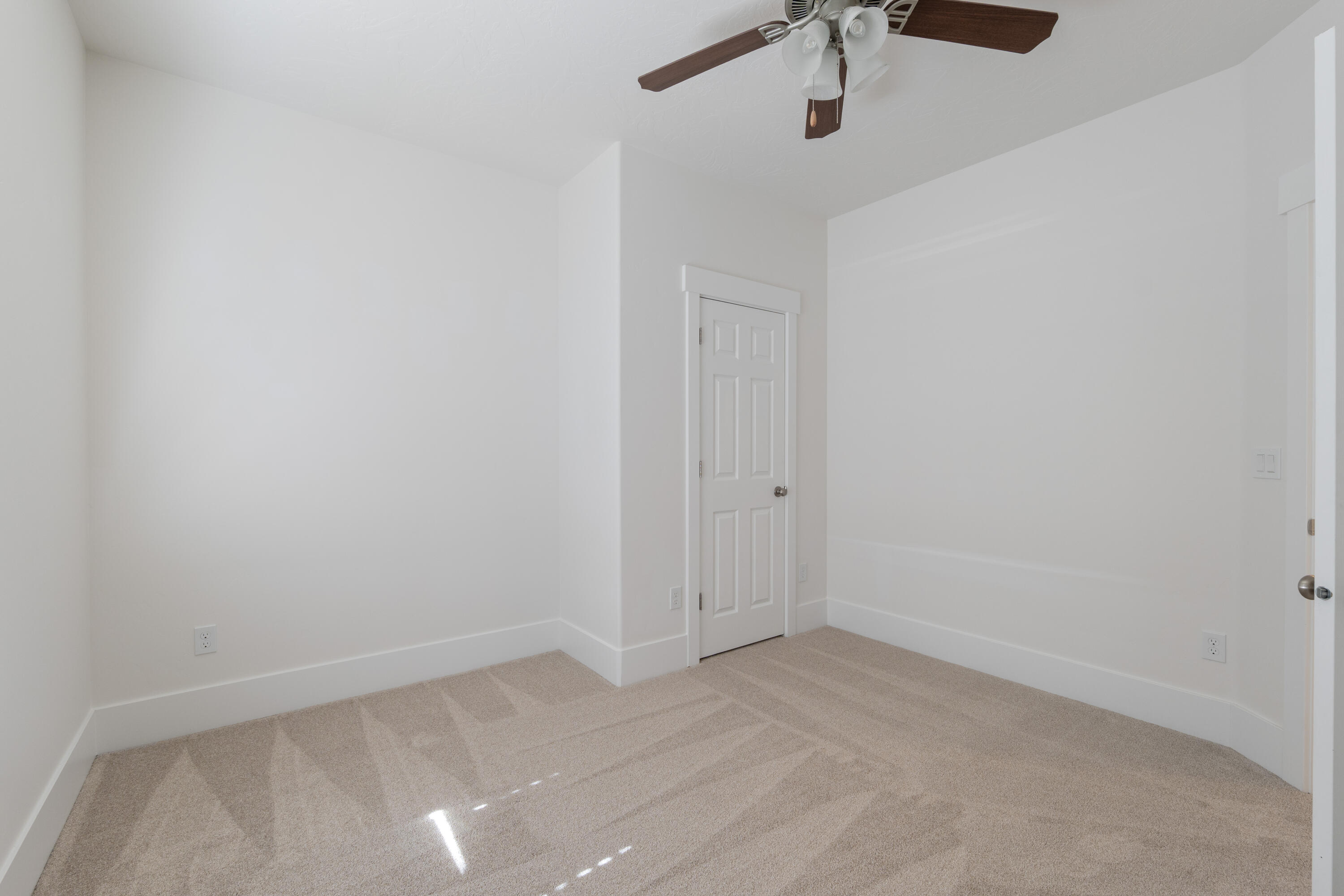 DIAMOND VALLEY ACRES - Residential