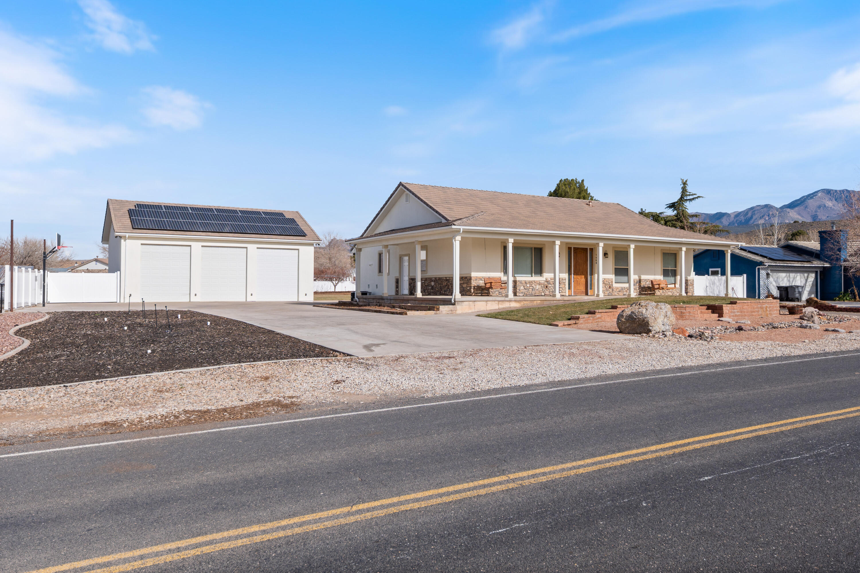 DIAMOND VALLEY ACRES - Residential