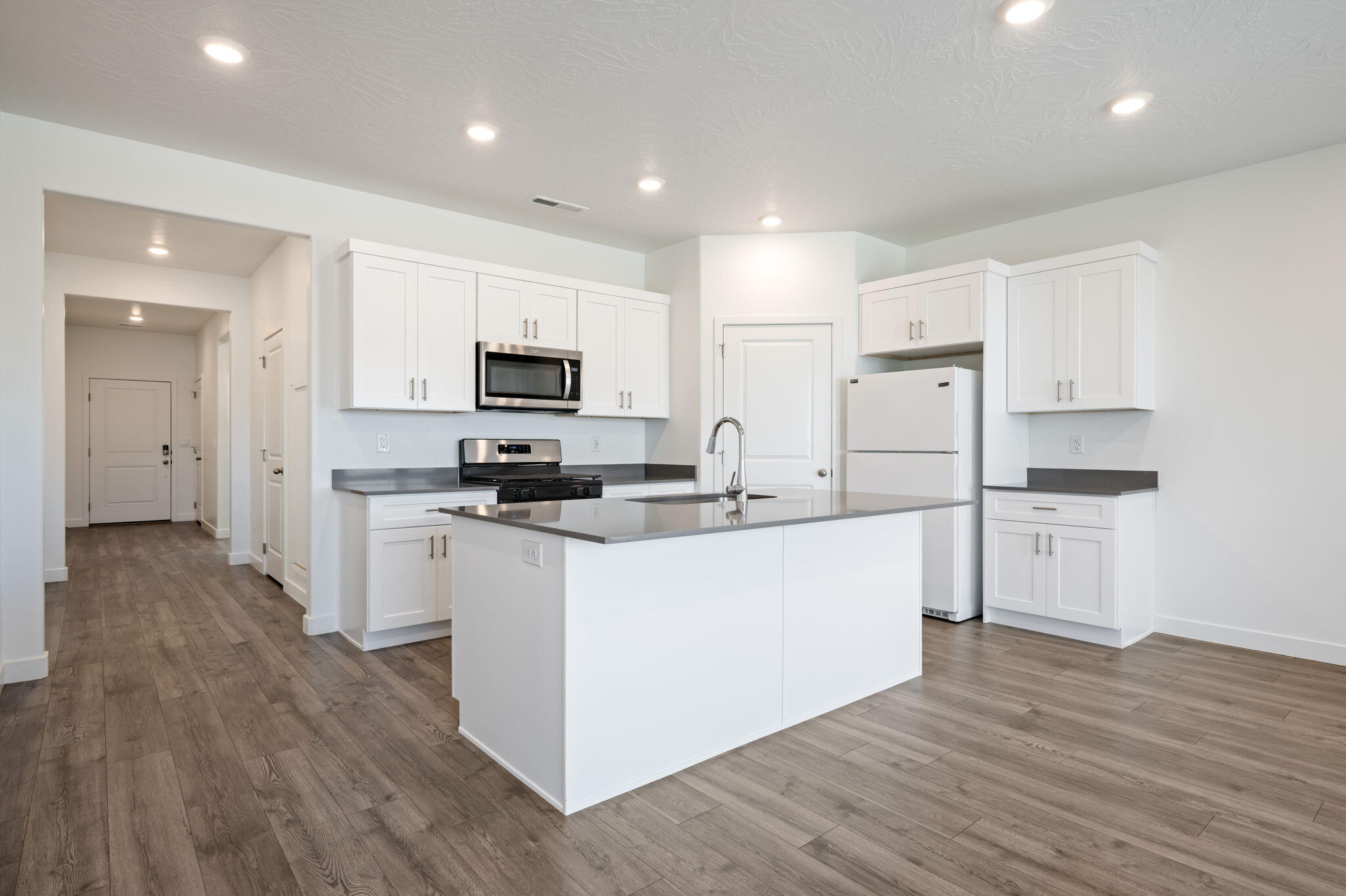 STANDING ROCK EAST AT LONG VALLEY - Residential