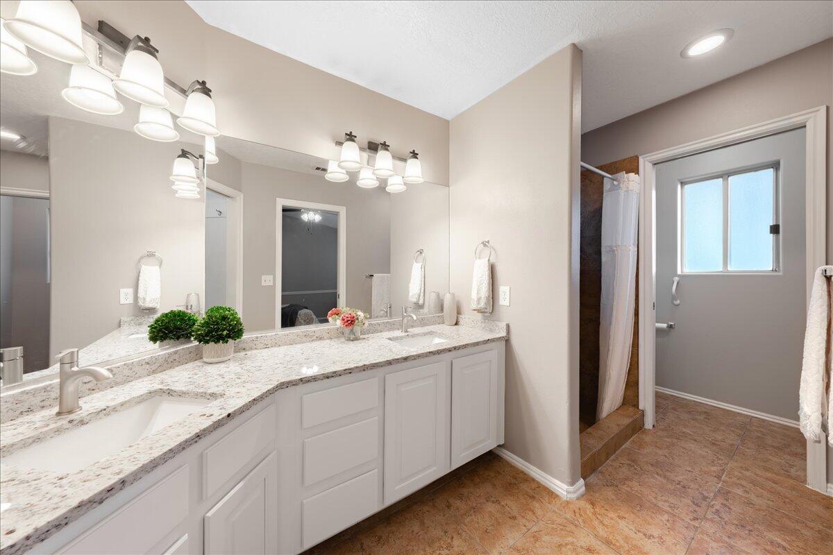 RIDGE WEST - Residential