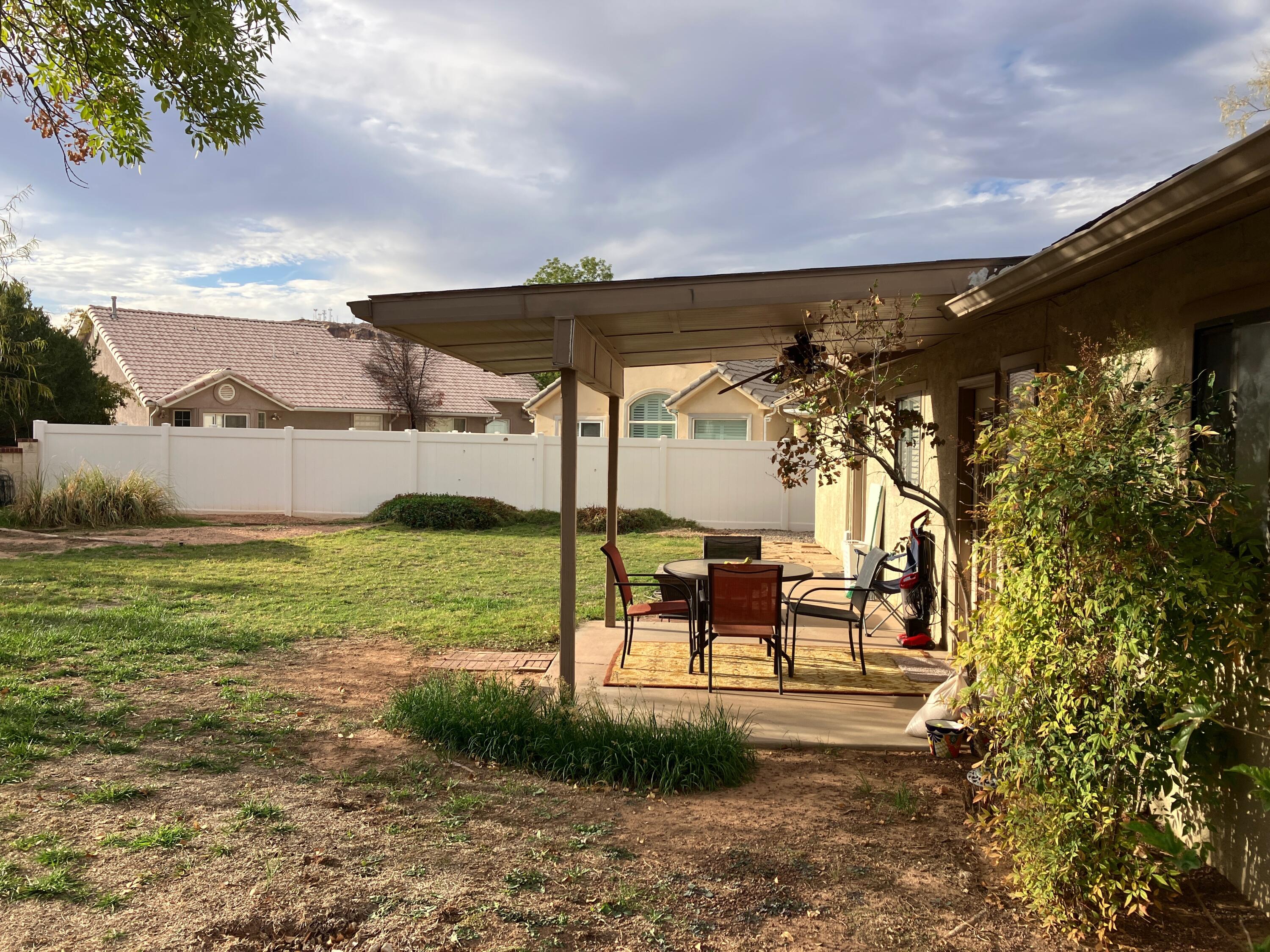 BLOOMINGTON HILLS - Residential