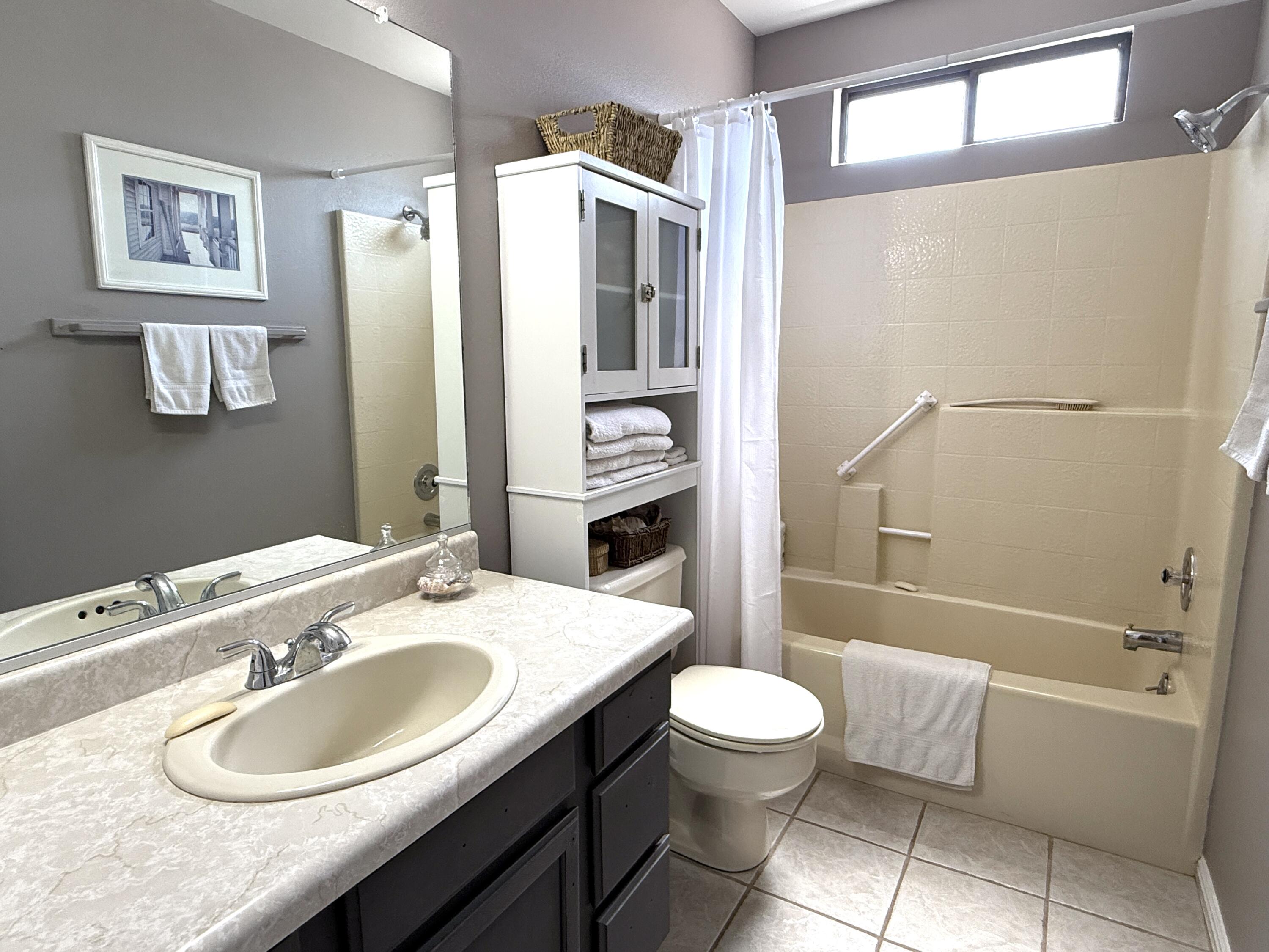 BLOOMINGTON HILLS - Residential