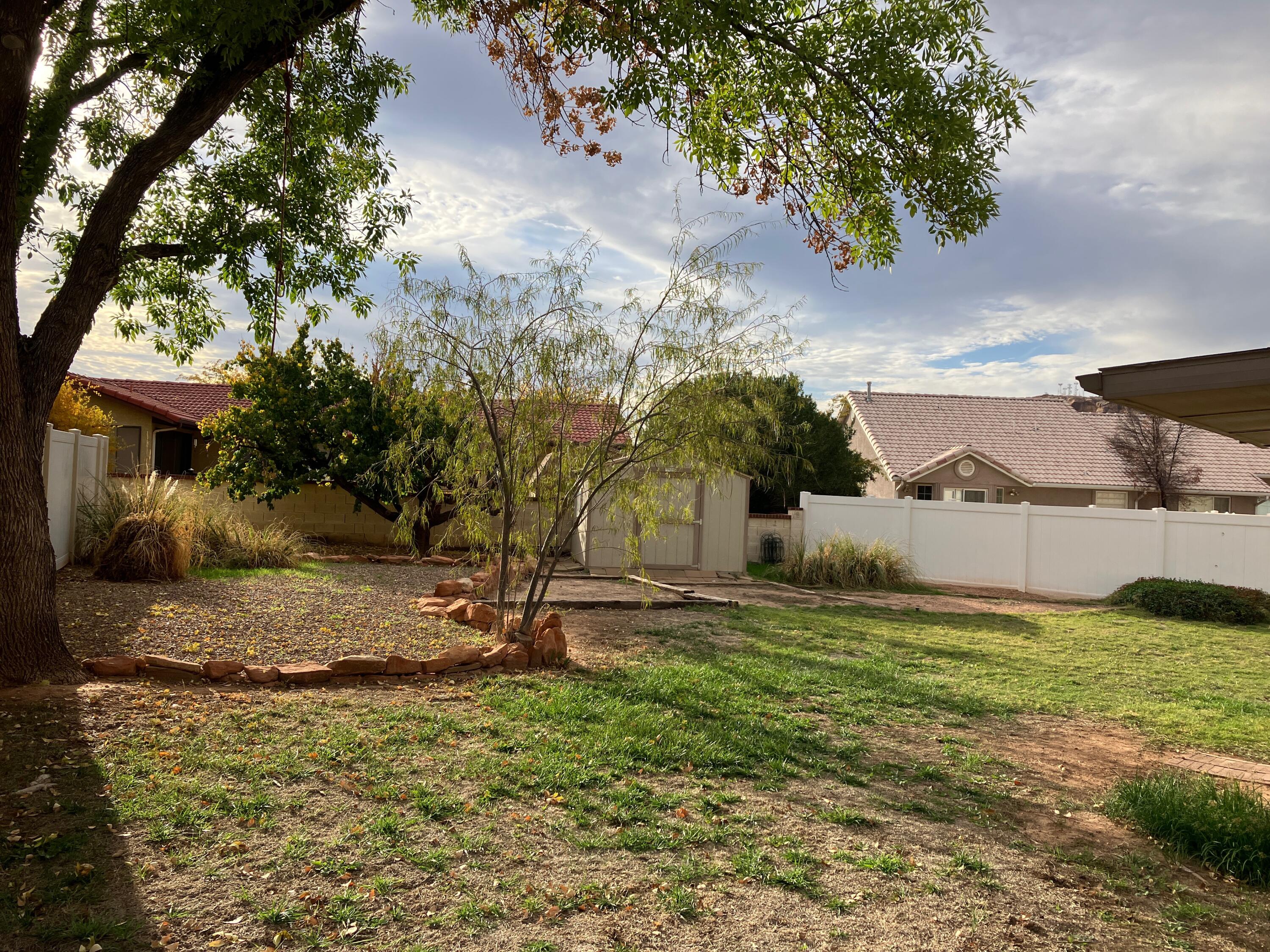 BLOOMINGTON HILLS - Residential