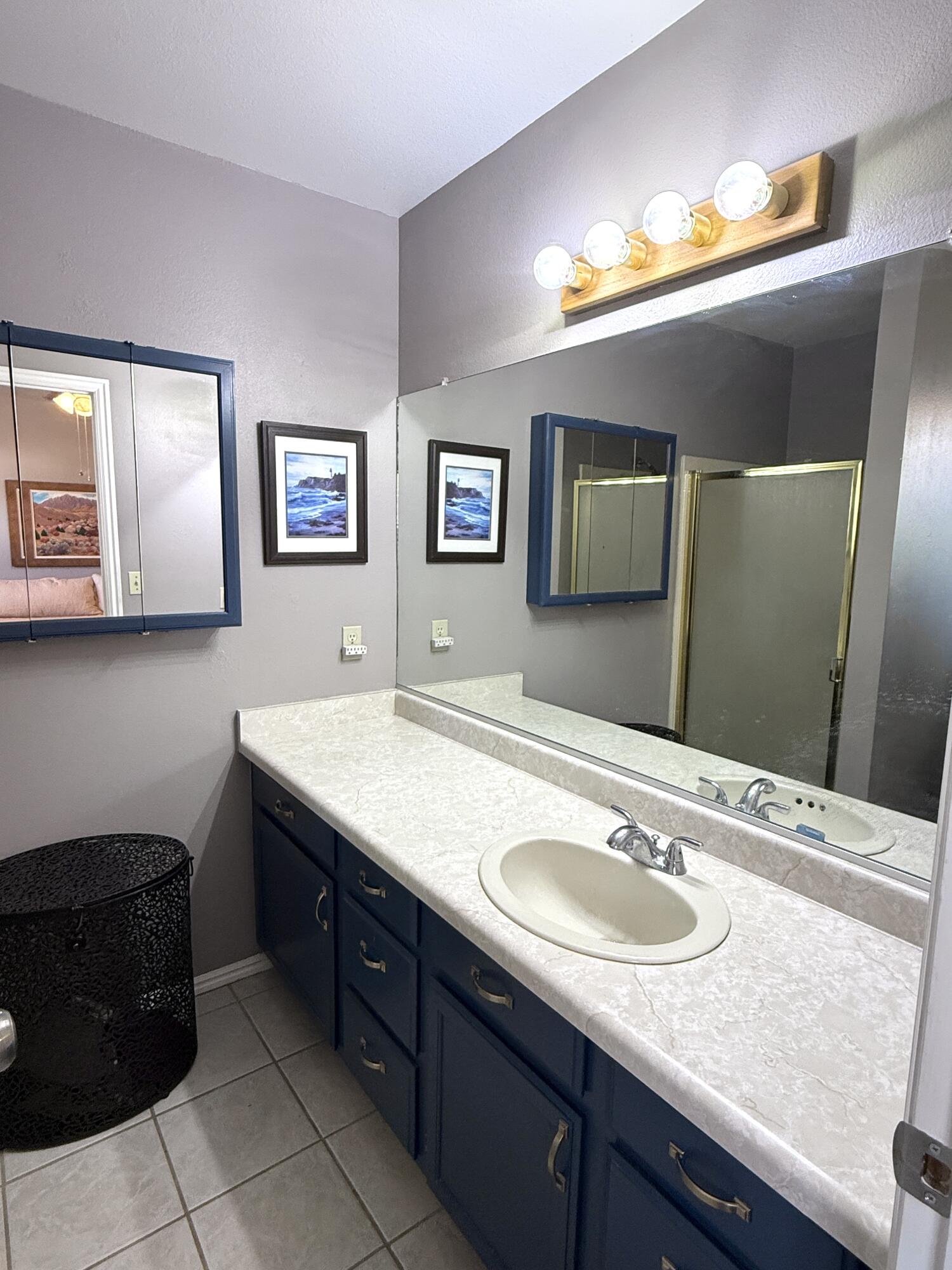 BLOOMINGTON HILLS - Residential