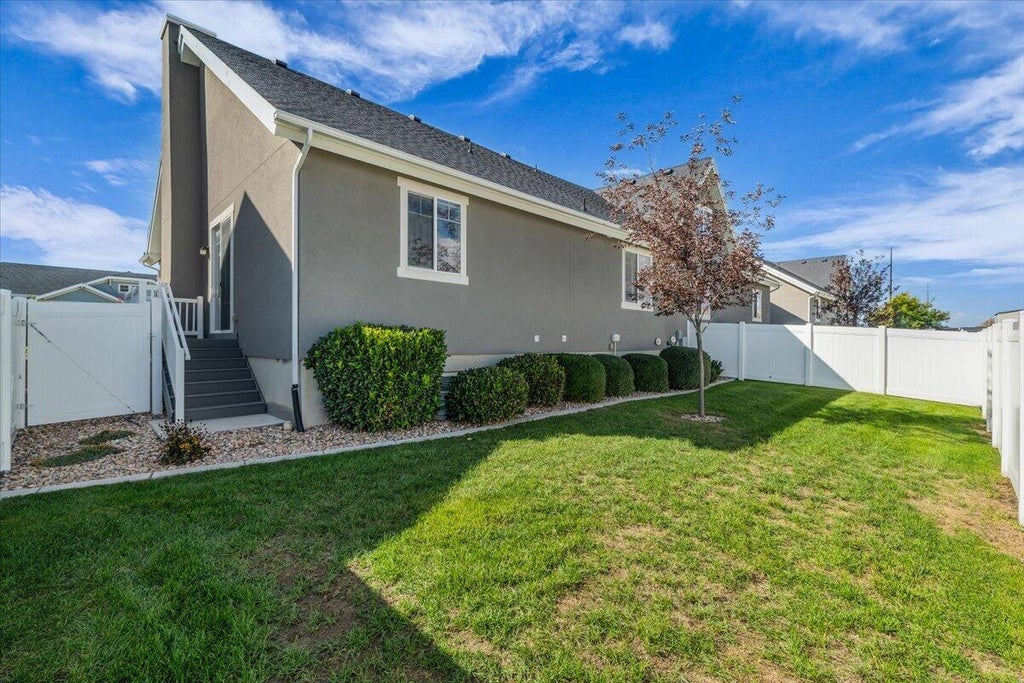 Photo of 2398 N Penstemon Way, Lehi, UT 84043 (MLS # 26-276698)
