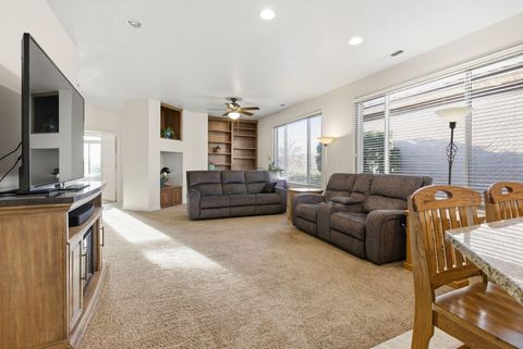 Tiny photo for 2182 N CANYON GREENS DR, Washington, UT 84780 (MLS # 26-268031)