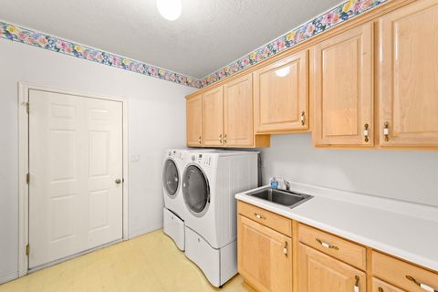 Tiny photo for 579 N RIDGECREST CIR, Saint George, UT 84770 (MLS # 26-271382)