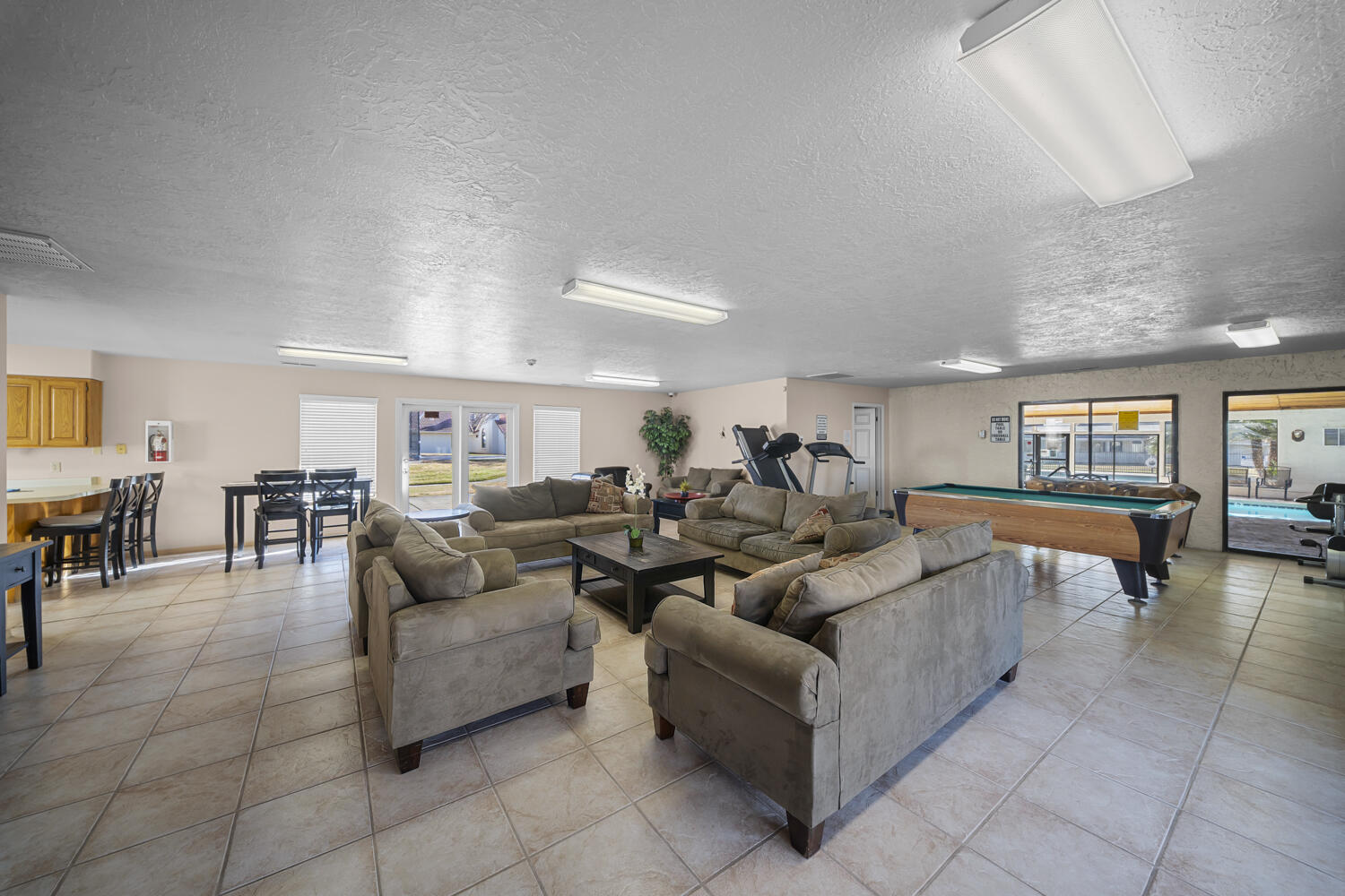 WILLOW RUN RESORT CONDOS - Residential