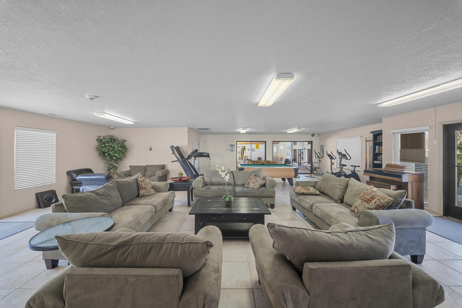 WILLOW RUN RESORT CONDOS - Residential