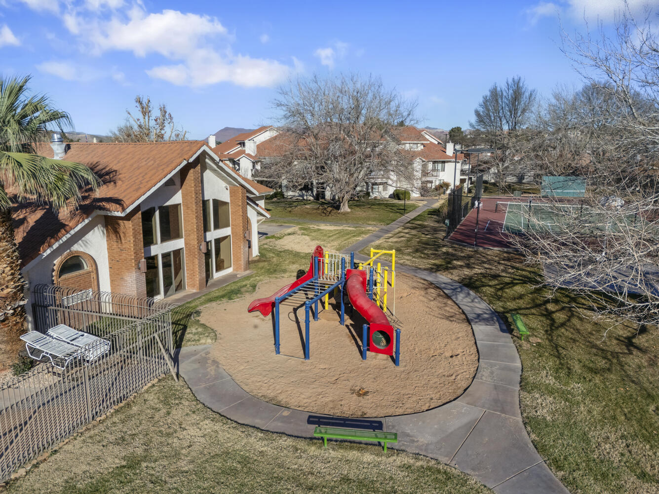 WILLOW RUN RESORT CONDOS - Residential