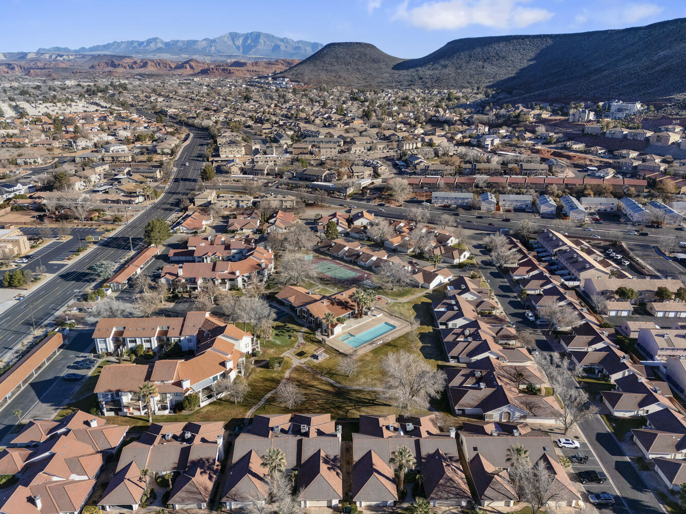 WILLOW RUN RESORT CONDOS - Residential