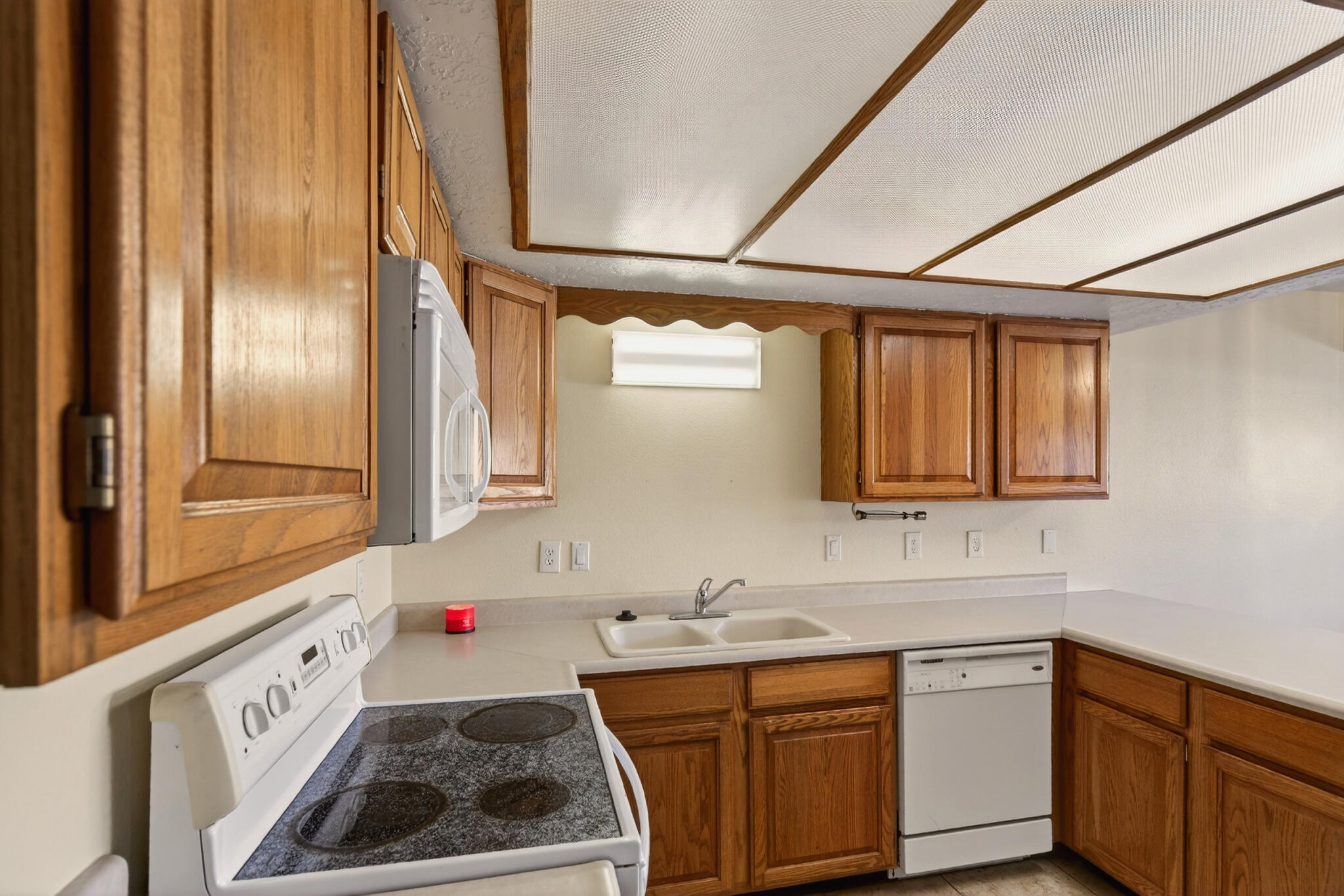 SUNNY VILLA TOWNHOMES - Residential