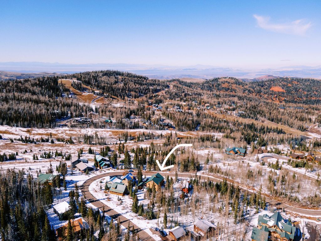 Photo of 315 W Ridge View, Brian Head, UT 84719 (MLS # 25-266169)