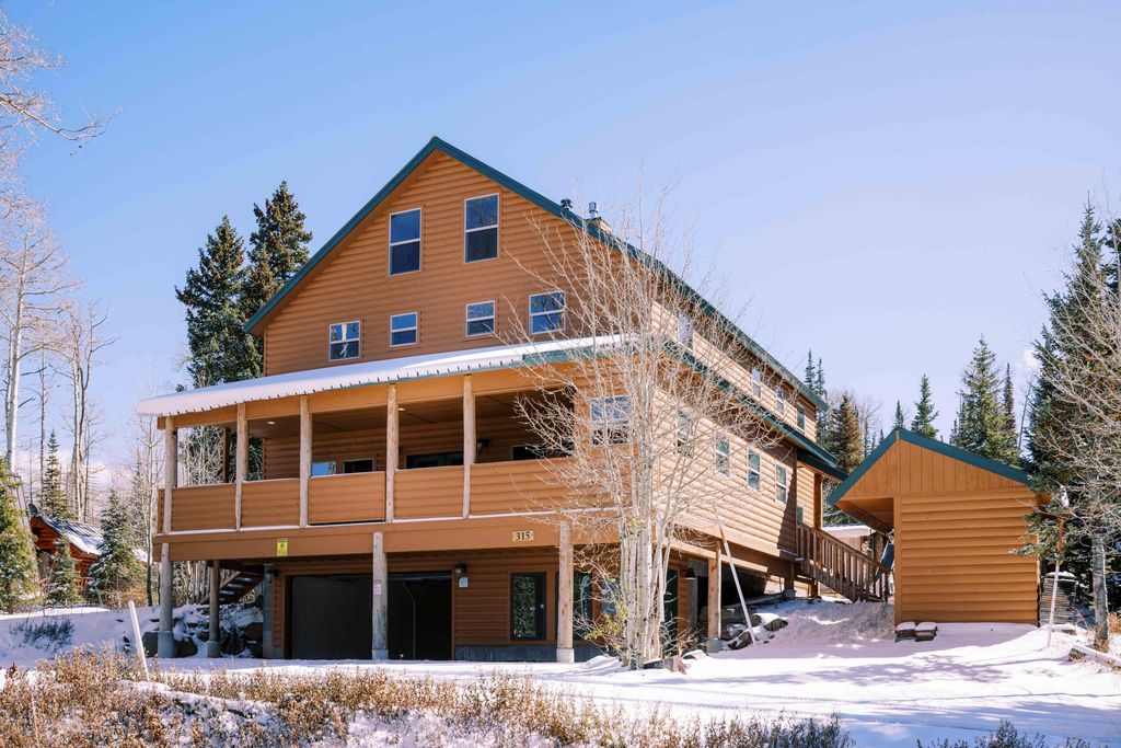 Photo of 315 W Ridge View, Brian Head, UT 84719 (MLS # 25-266169)