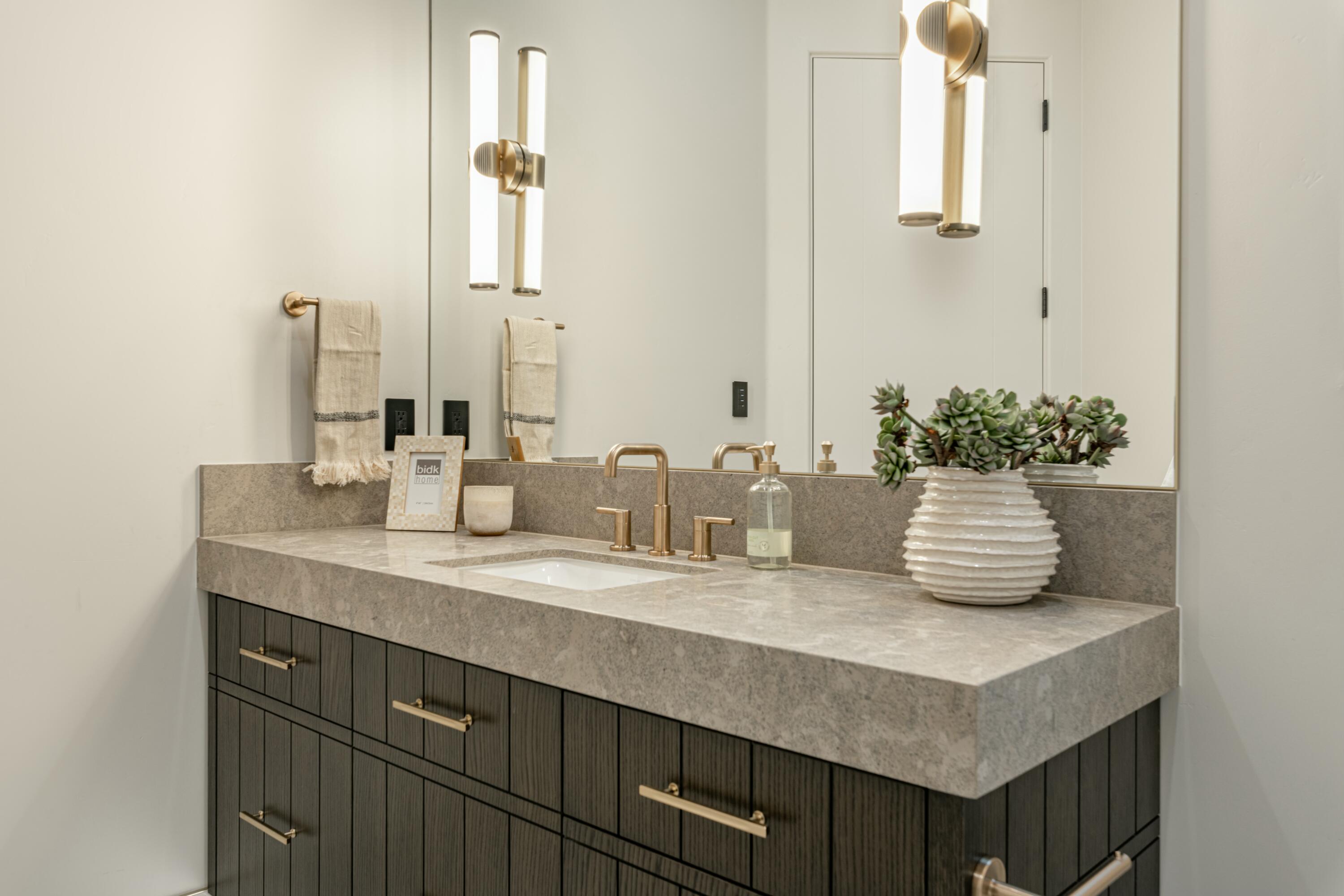 STONE CLIFF - Residential