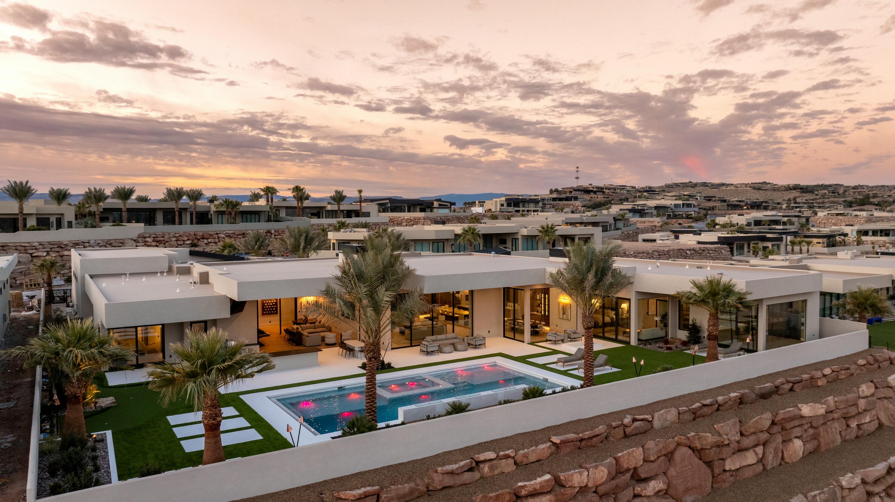 STONE CLIFF - Residential