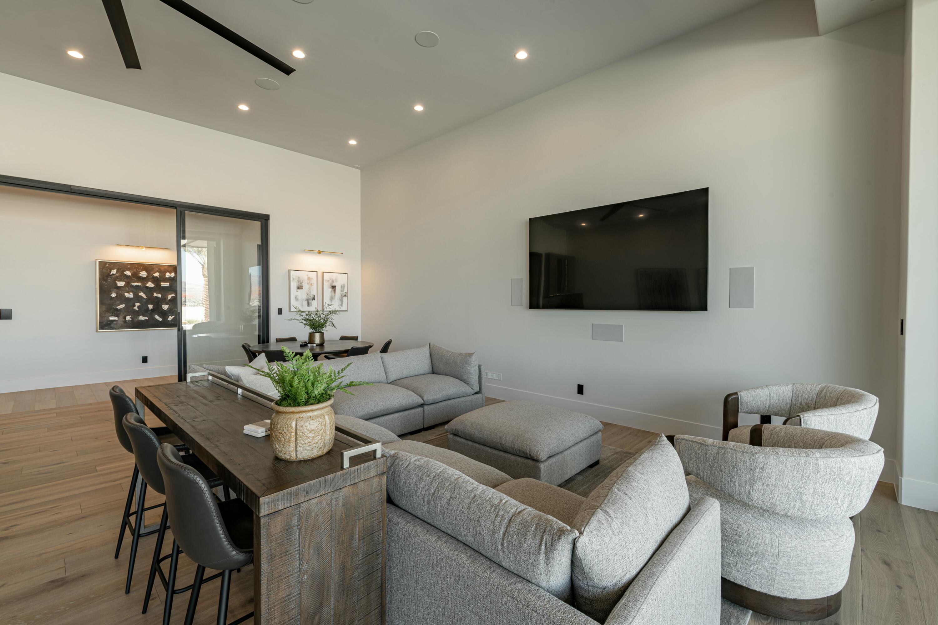 STONE CLIFF - Residential