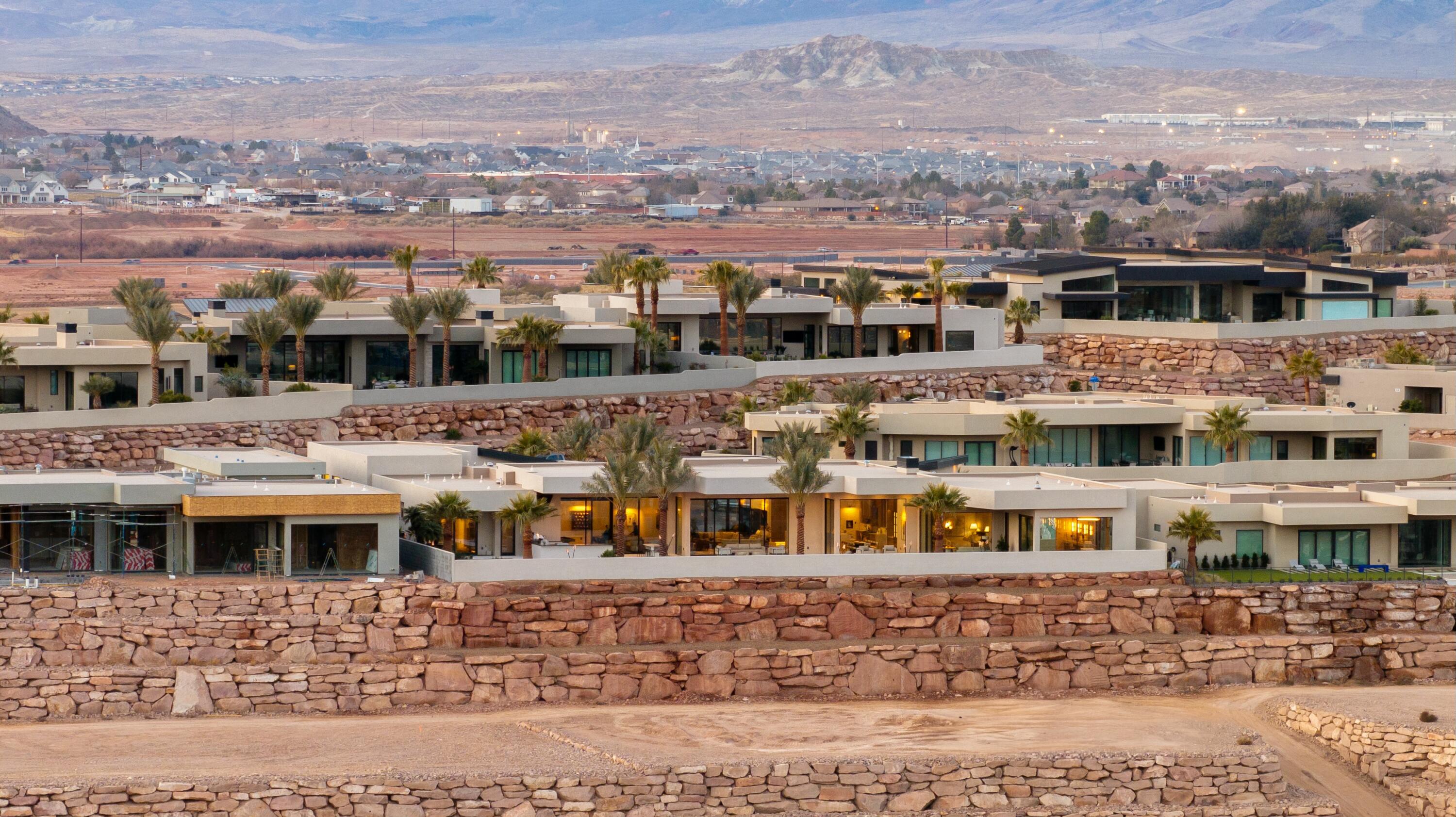 STONE CLIFF - Residential