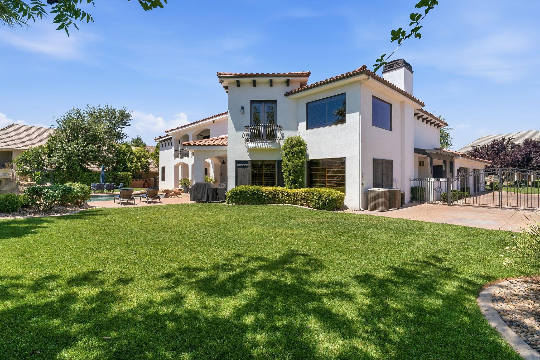 VINEYARDS - Residential