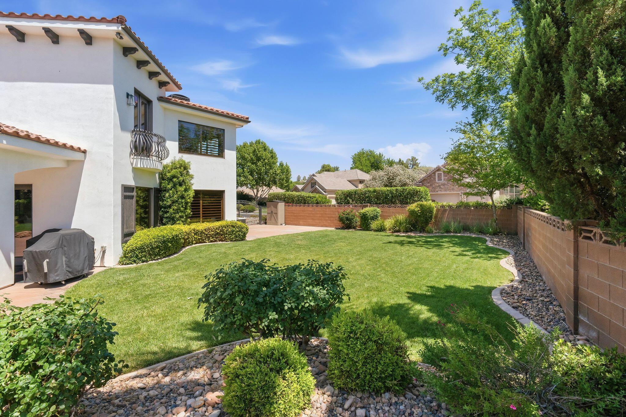 VINEYARDS - Residential