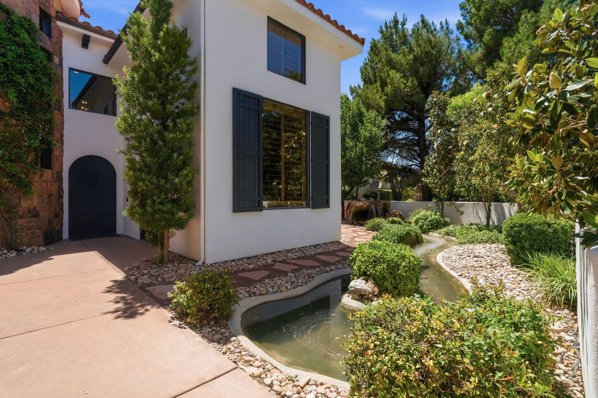 VINEYARDS - Residential
