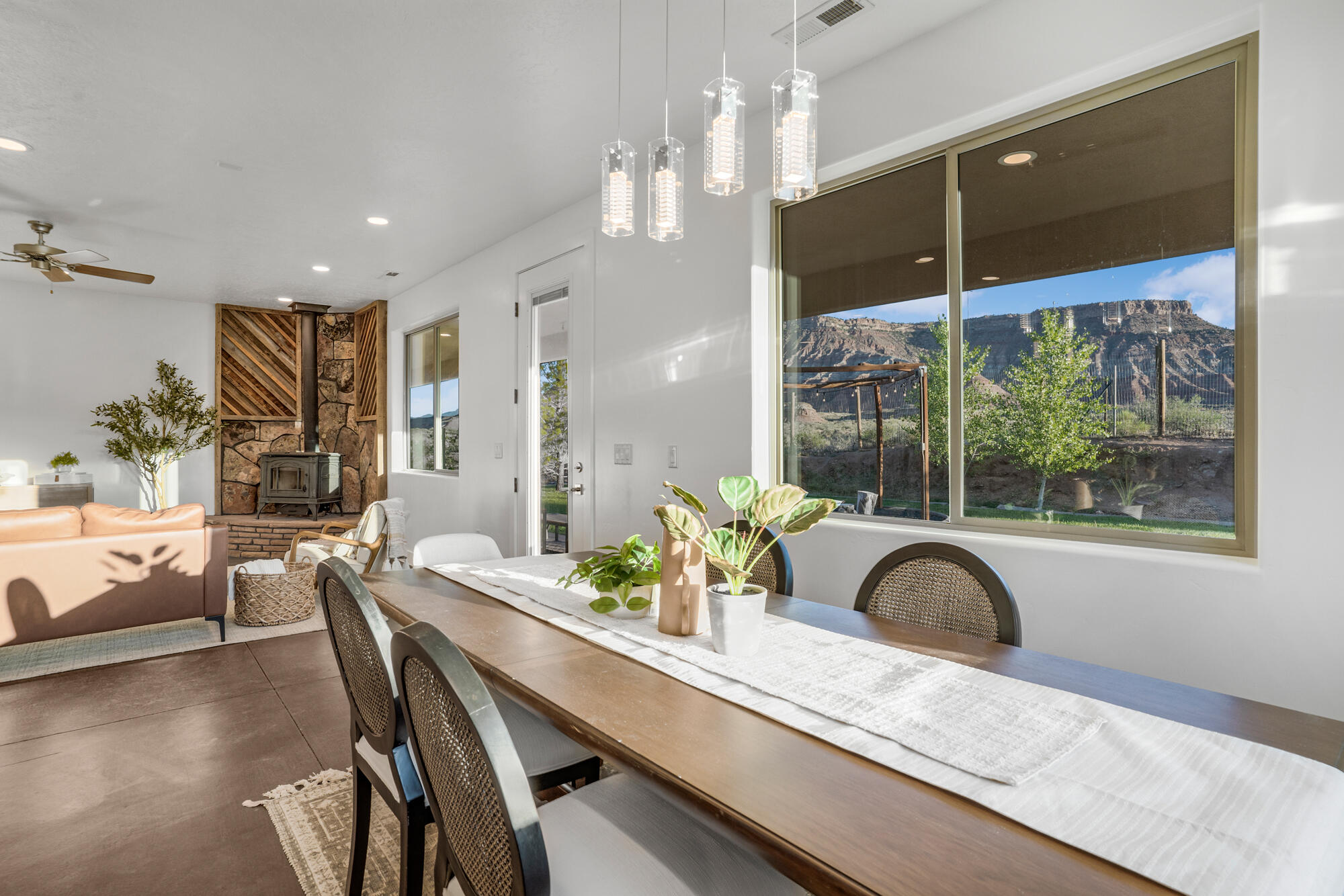 VIRGIN TOWNSITE - Residential