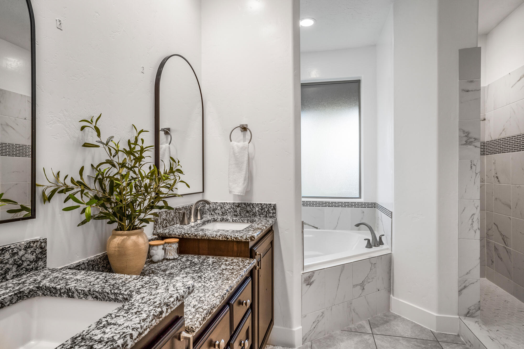VIRGIN TOWNSITE - Residential