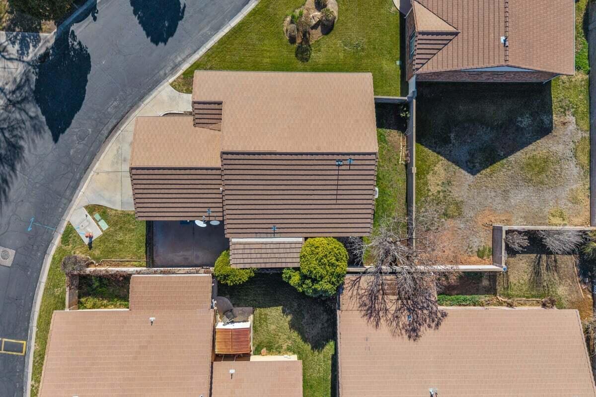 HERITAGE LANE TOWNHOMES - Residential