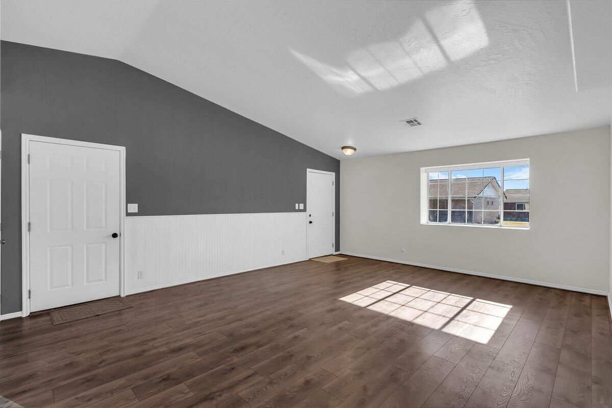 HERITAGE LANE TOWNHOMES - Residential