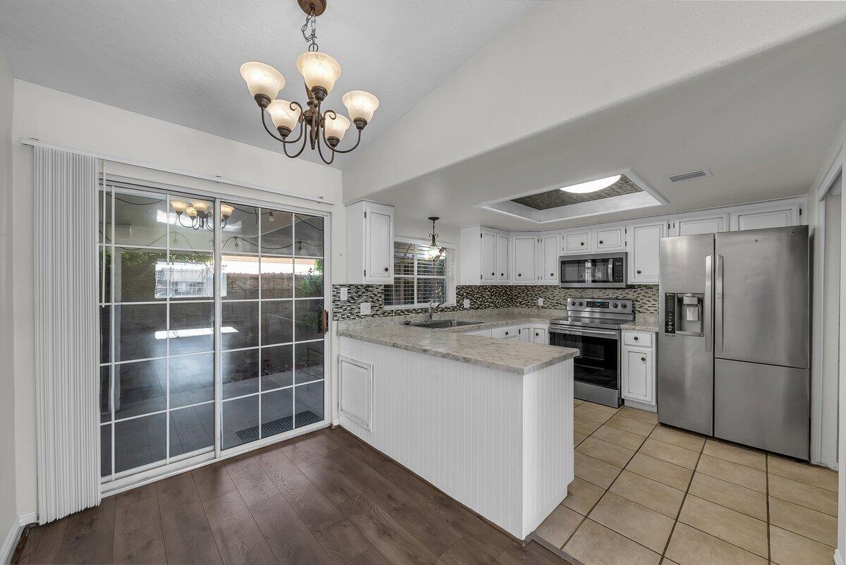 HERITAGE LANE TOWNHOMES - Residential