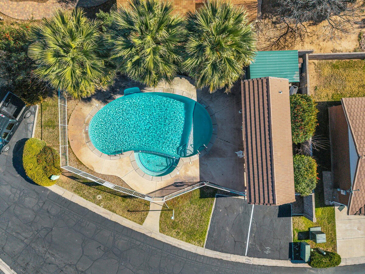 HERITAGE LANE TOWNHOMES - Residential