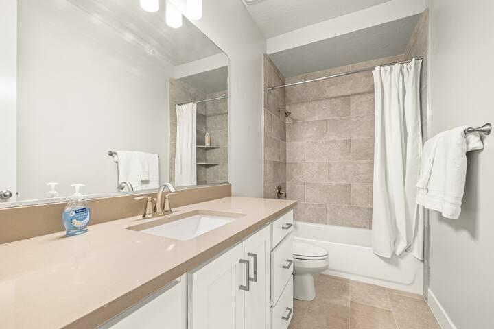 HURRICANE VIEWS - Residential