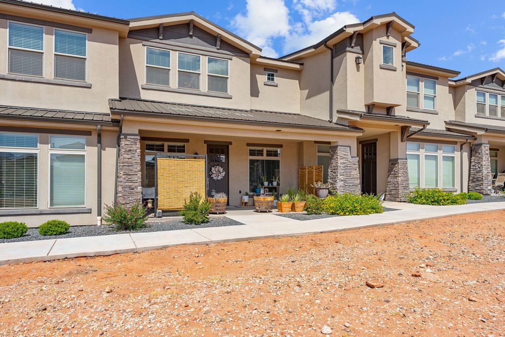 Photo of 687 S GUY LN #2, Ivins, UT 84738 (MLS # 26-271817)