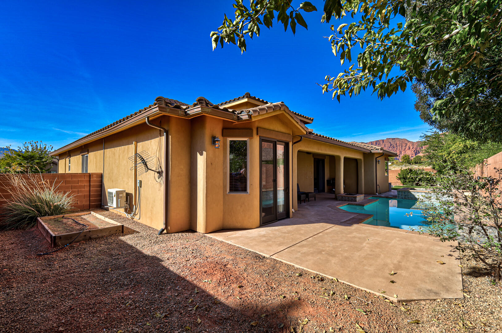 QUAIL COVE - Residential