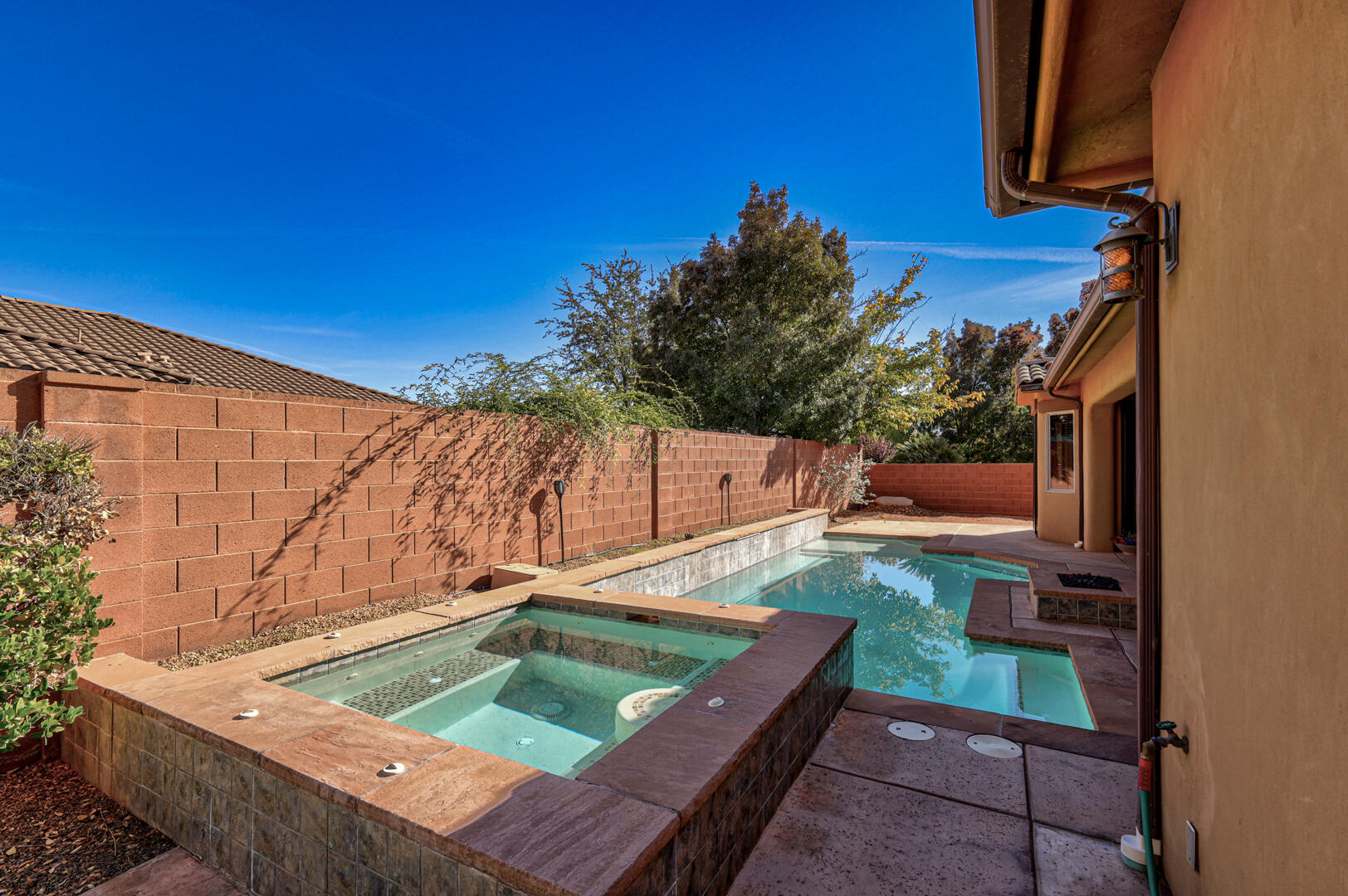 QUAIL COVE - Residential