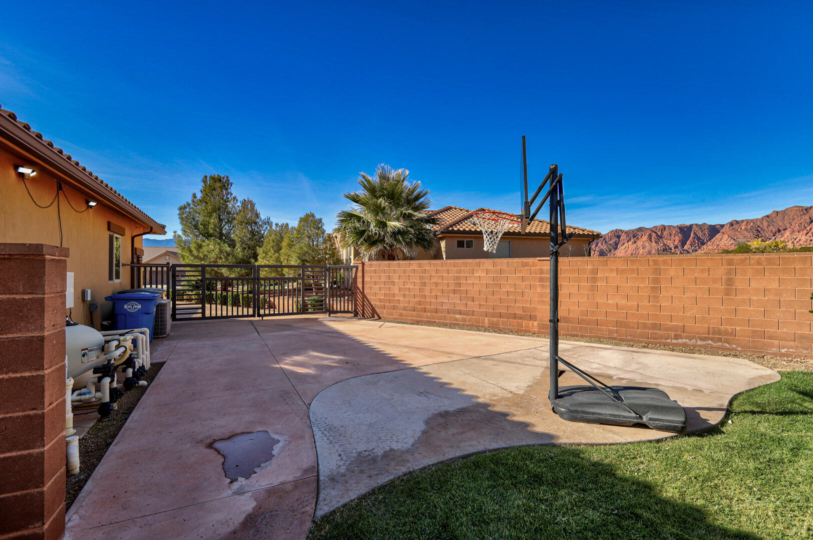 QUAIL COVE - Residential